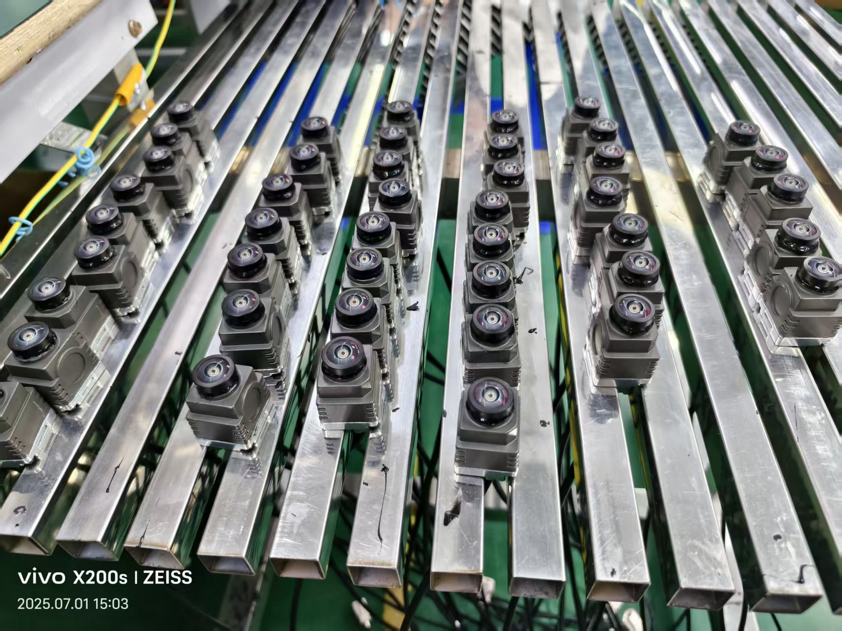 High-Quality OEM Reverse Cameras for Mercedes-Benz | DT-Camera Mass Production Solutions